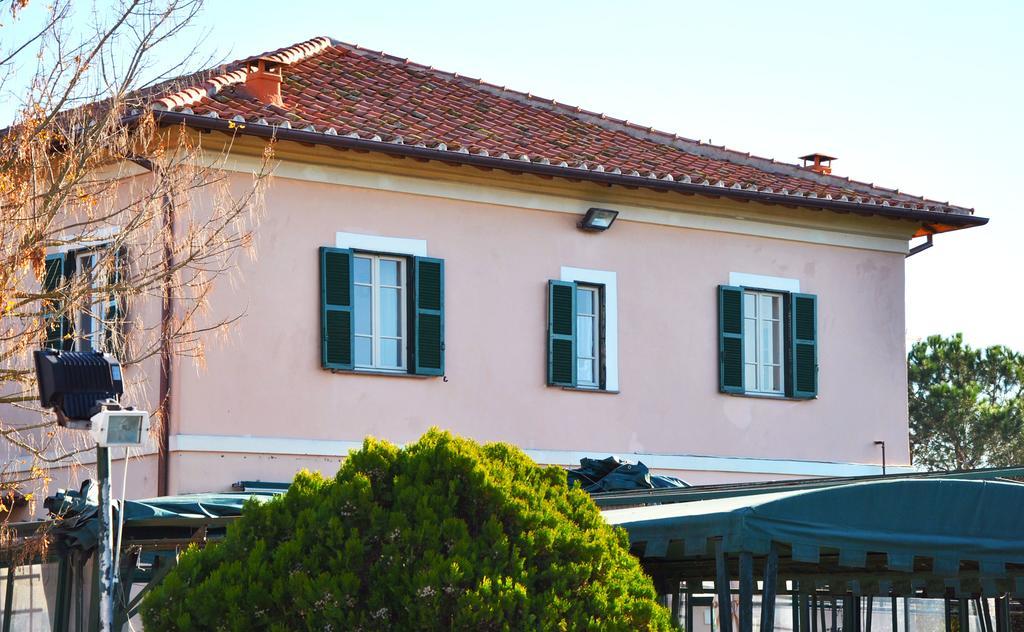 Отель Casale Appio Рим Экстерьер фото
