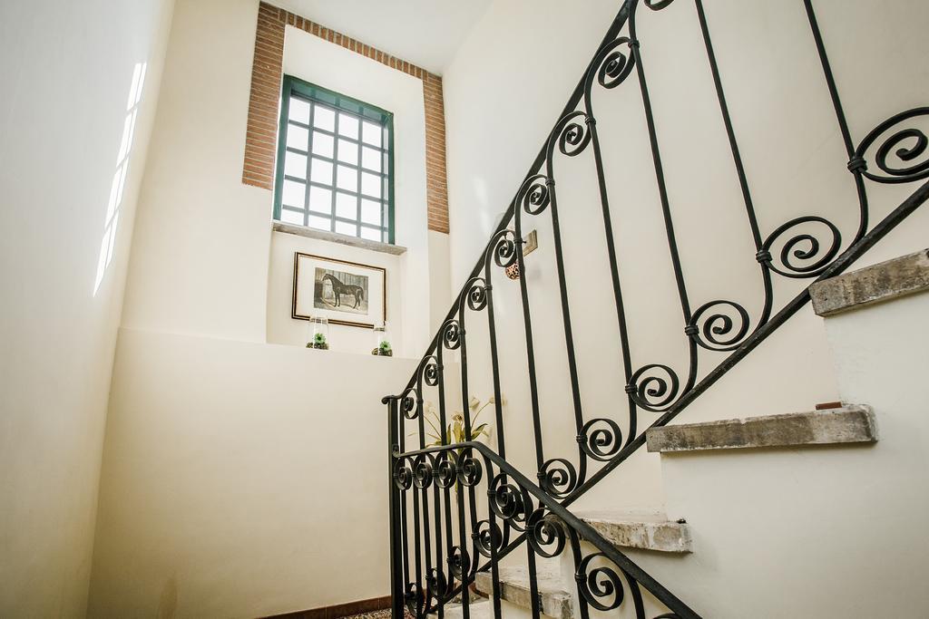 Отель Casale Appio Рим Экстерьер фото